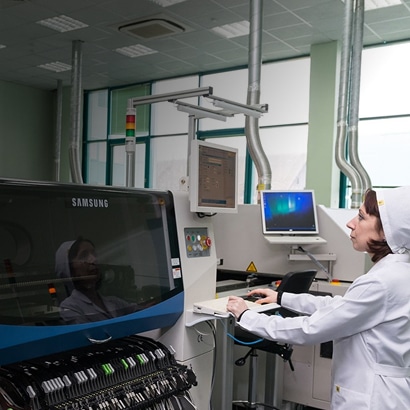 Semiconductor equipment collaborative robots